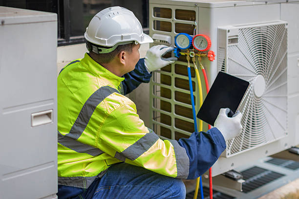 Professional Hvac technician working in Hamden, CT